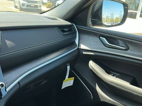 New 2026 Jeep Grand Cherokee L Limited AWD/4WD image 20