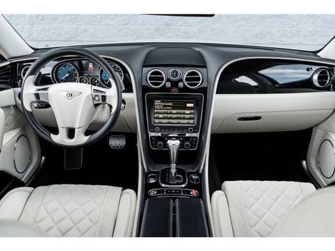 Used 2018 Bentley Flying Spur V8 image 4