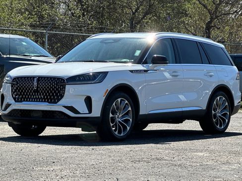 New 2026 Lincoln Aviator Reserve image 7