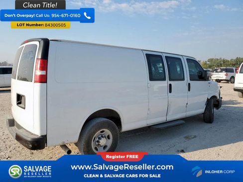 Used 2018 Chevrolet Express 3500 Extended w/ Driver Convenience Package RWD image 4
