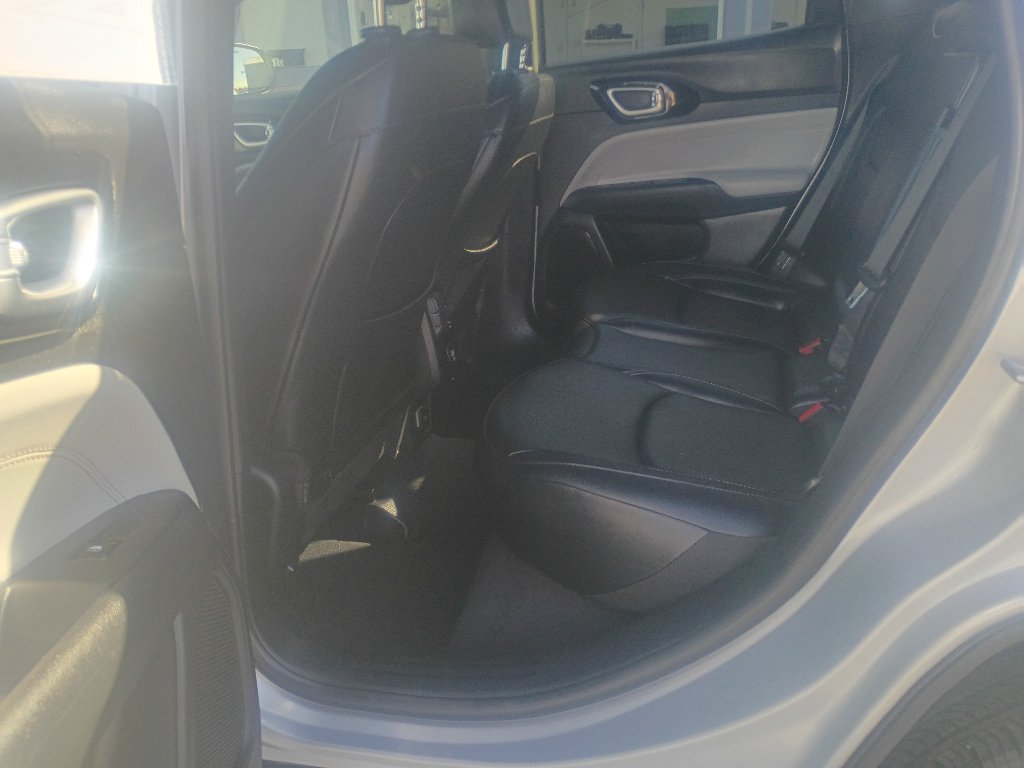 Used 2025 Jeep Compass Limited AWD/4WD image 11
