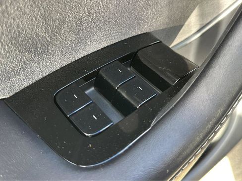 Used 2020 Tesla Model Y Performance image 31