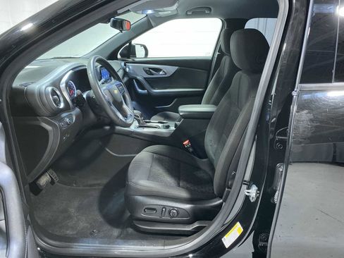Used 2021 Chevrolet Blazer LT image 2