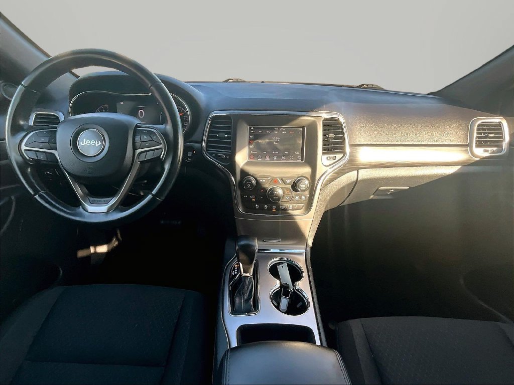 Used 2021 Jeep Grand Cherokee Laredo AWD/4WD image 9