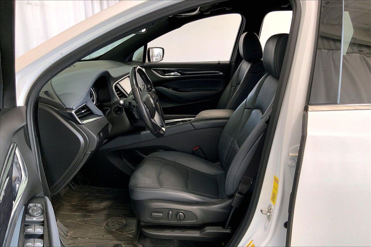 Used 2022 Buick Enclave Essence w/ Sport Touring Edition FWD image 15