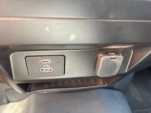 Used 2022 Ford F350 XLT w/ XLT Premium Package AWD/4WD image 30
