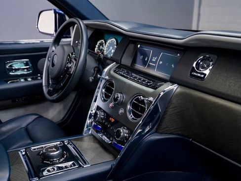 Used 2020 Rolls-Royce Cullinan image 17