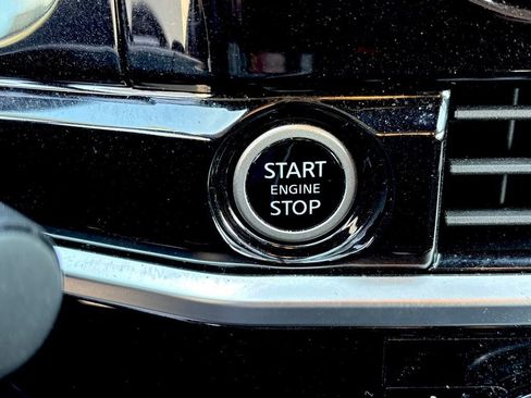 Used 2024 Nissan Pathfinder SL w/ SL Premium Package FWD image 13