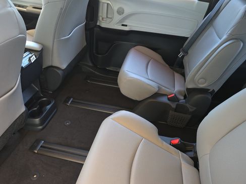 New 2026 Toyota Sienna XLE AWD/4WD image 10