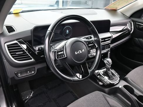 Used 2024 Kia Seltos S FWD image 11