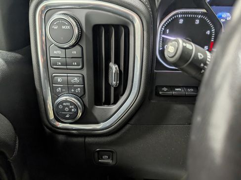 Used 2021 GMC Sierra 2500 Denali w/ Denali Black Diamond Edition image 25