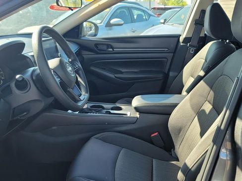 Used 2025 Nissan Altima 2.5 S FWD image 13