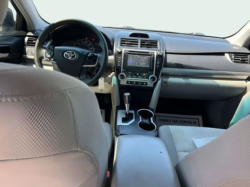 Used 2014 Toyota Camry LE FWD image 11