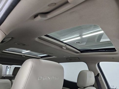 Used 2019 GMC Acadia Denali w/ LPO, Floor Liner Package AWD/4WD image 30