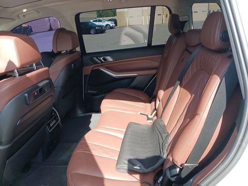 Used 2022 BMW X7 xDrive40i w/ Luxury Seating Package AWD/4WD image 5