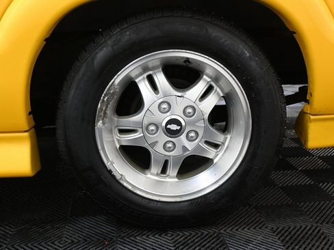 Used 2002 Chevrolet S10 Pickup LS w/ LS Preferred Equipment Group image 19