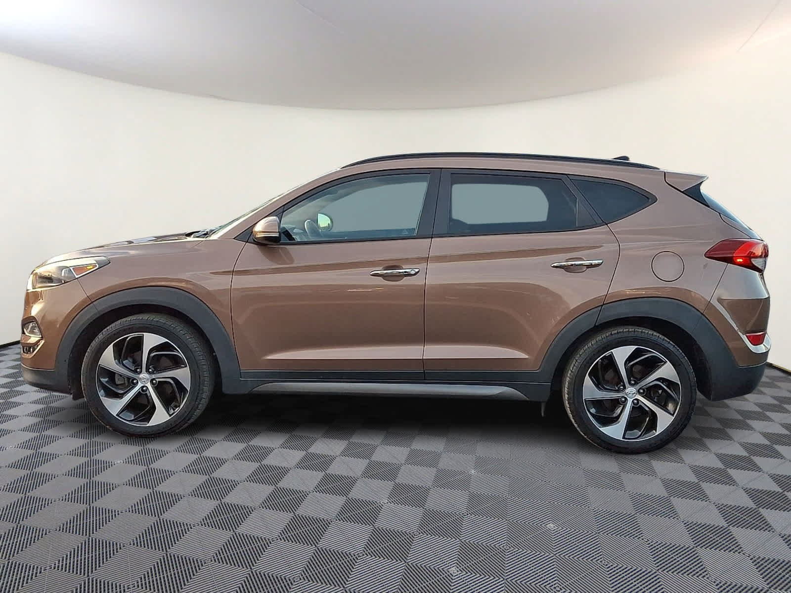 Used 2016 Hyundai Tucson Limited w/ Option Group 03 AWD/4WD image 8