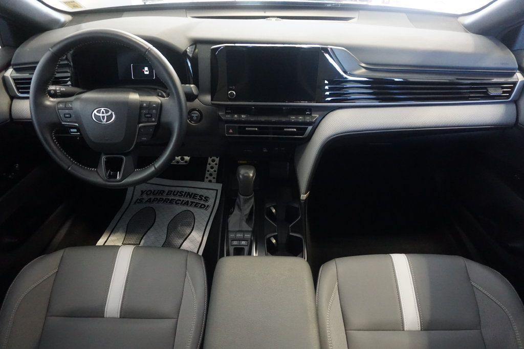 Used 2025 Toyota Camry SE AWD/4WD image 26