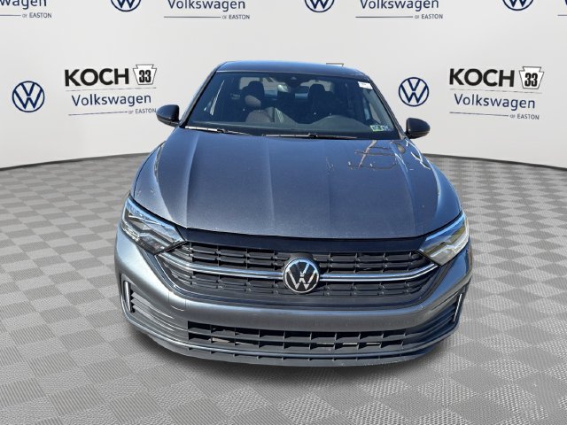 Used 2024 Volkswagen Jetta Sport FWD image 2