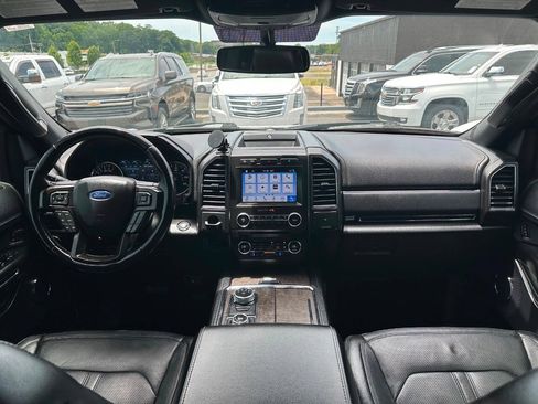 Used 2018 Ford Expedition Limited AWD/4WD image 17