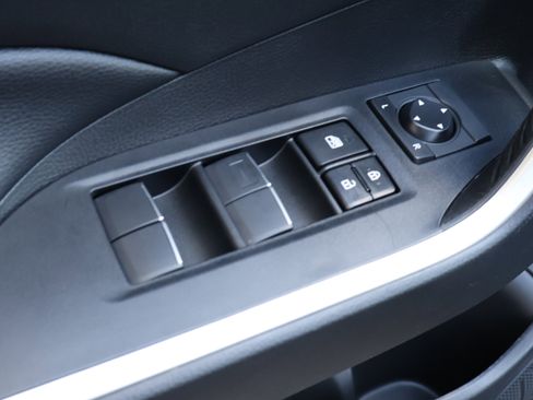 Used 2020 Toyota RAV4 XLE Premium image 17