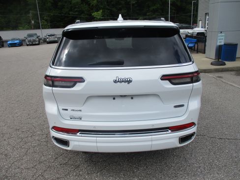 Used 2022 Jeep Grand Cherokee L Overland w/ Advanced Protech Group III AWD/4WD image 5