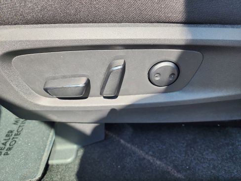 New 2025 Nissan Pathfinder SV image 12