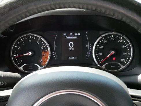 Used 2018 Jeep Renegade Altitude AWD/4WD image 21
