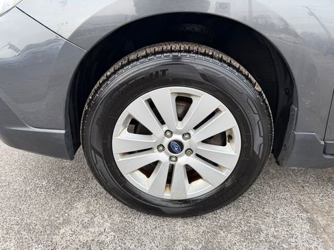 Used 2019 Subaru Outback 2.5i Premium image 10