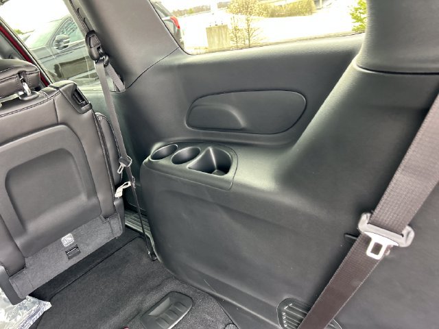 New 2026 Chrysler Pacifica Select FWD image 45