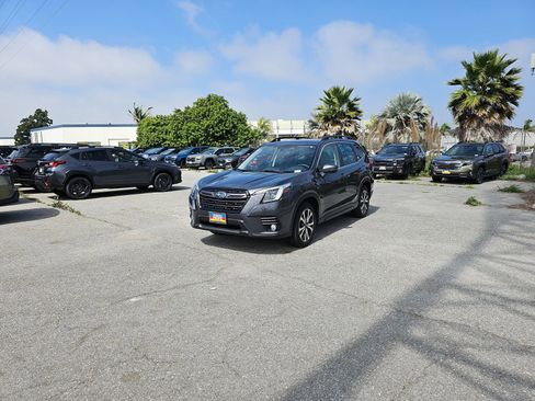Used 2023 Subaru Forester Limited image 3