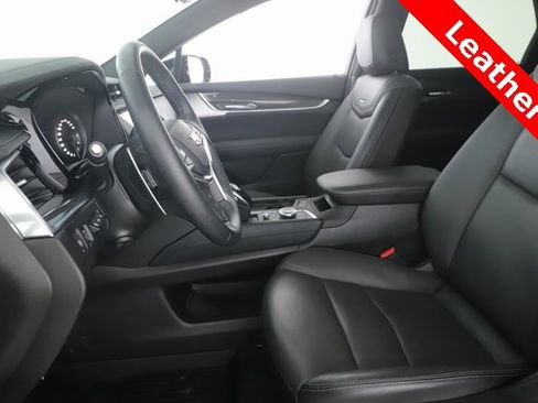 Used 2025 Cadillac XT5 Sportv image 16