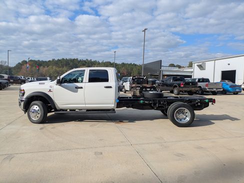 New 2026 RAM 5500 Tradesman w/ Chrome Appearance Group AWD/4WD image 5