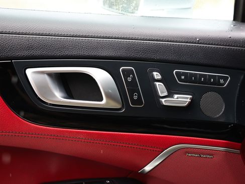 Used 2017 Mercedes-Benz SL 550 image 50