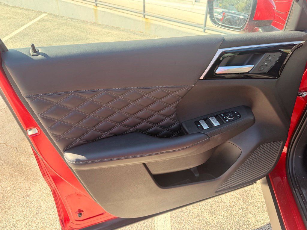 Used 2023 Mitsubishi Outlander SEL FWD image 25