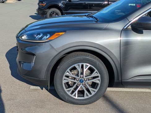 Certified 2022 Ford Escape SEL AWD/4WD image 11