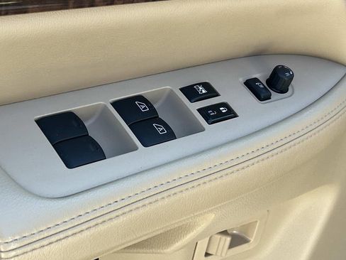 Used 2013 Nissan Armada Platinum image 20