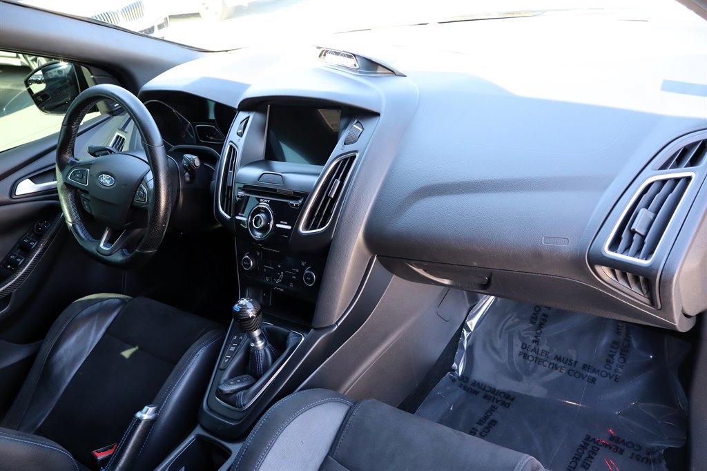 Used 2017 Ford Focus RS AWD/4WD image 23
