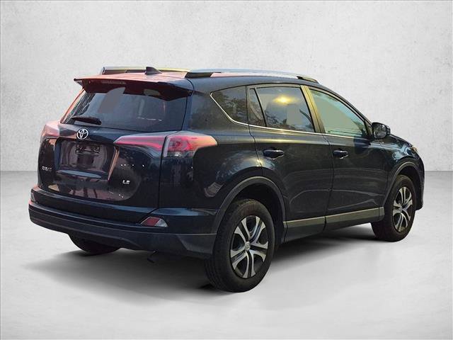 Used 2018 Toyota RAV4 LE FWD image 5