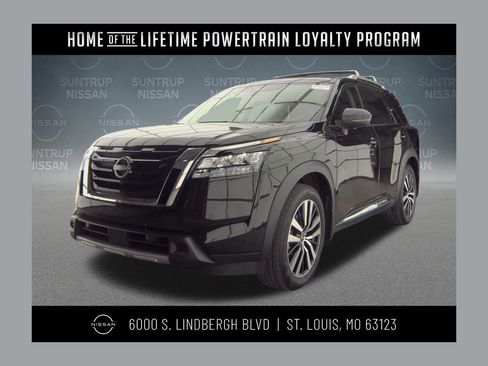 Used 2025 Nissan Pathfinder Platinum w/ Cargo Package FWD image 1