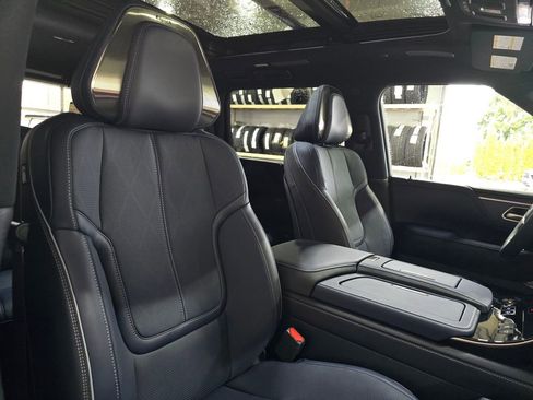 New 2026 INFINITI QX80 4WD w/ Sport Exterior Package image 28