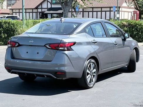 Used 2025 Nissan Versa SV FWD image 5