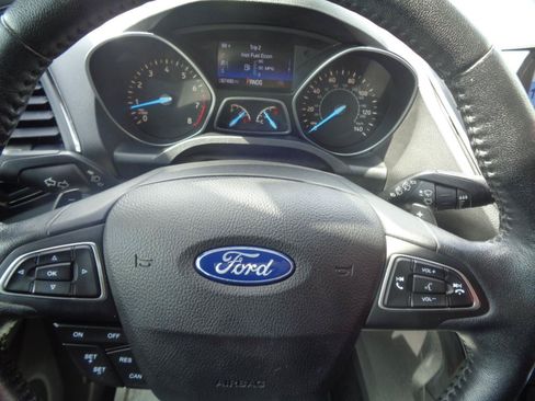 Used 2017 Ford Escape Titanium AWD/4WD image 34