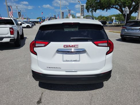 Certified 2023 GMC Terrain SLE w/ Driver Convenience Package image 5