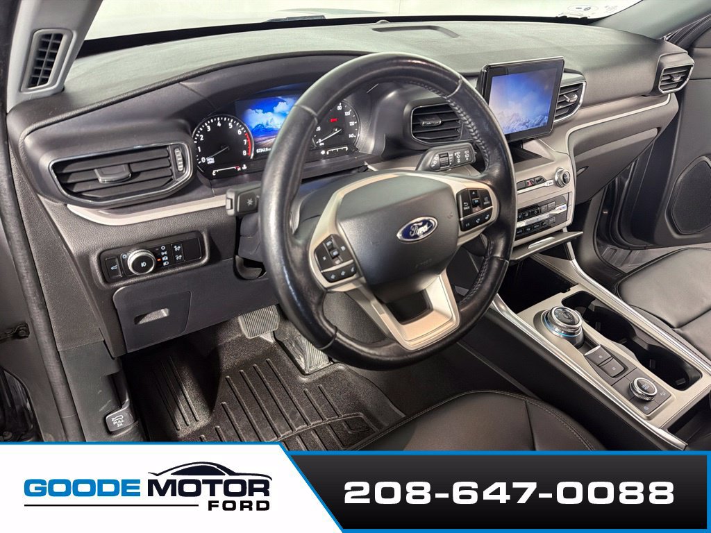 Used 2023 Ford Explorer XLT w/ Equipment Group 202A AWD/4WD image 8