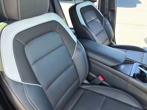 Used 2024 Chevrolet Blazer EV LT image 33