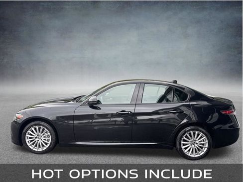 Used 2024 Alfa Romeo Giulia Sprint AWD/4WD image 2