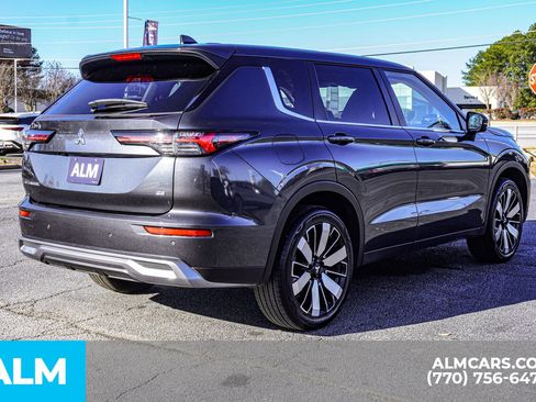 Used 2025 Mitsubishi Outlander SE image 7