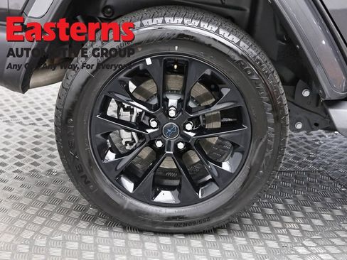 Used 2025 Jeep Wrangler Unlimited Sahara AWD/4WD image 30
