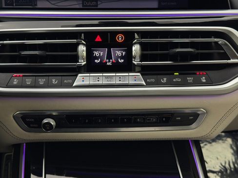 Used 2021 BMW X7 M50i w/ Dynamic Handling Package image 32